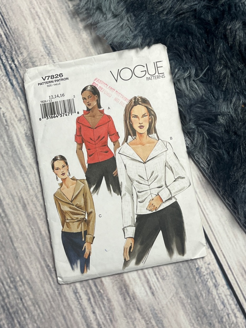 Vogue Women's Button-Down Wrap Collar Top Pattern # V7826